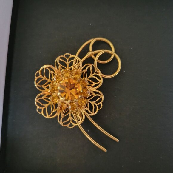 Vintage Gold-Tone Floral Brooch With Amber Rhinestone Center - Picture 1 of 3
